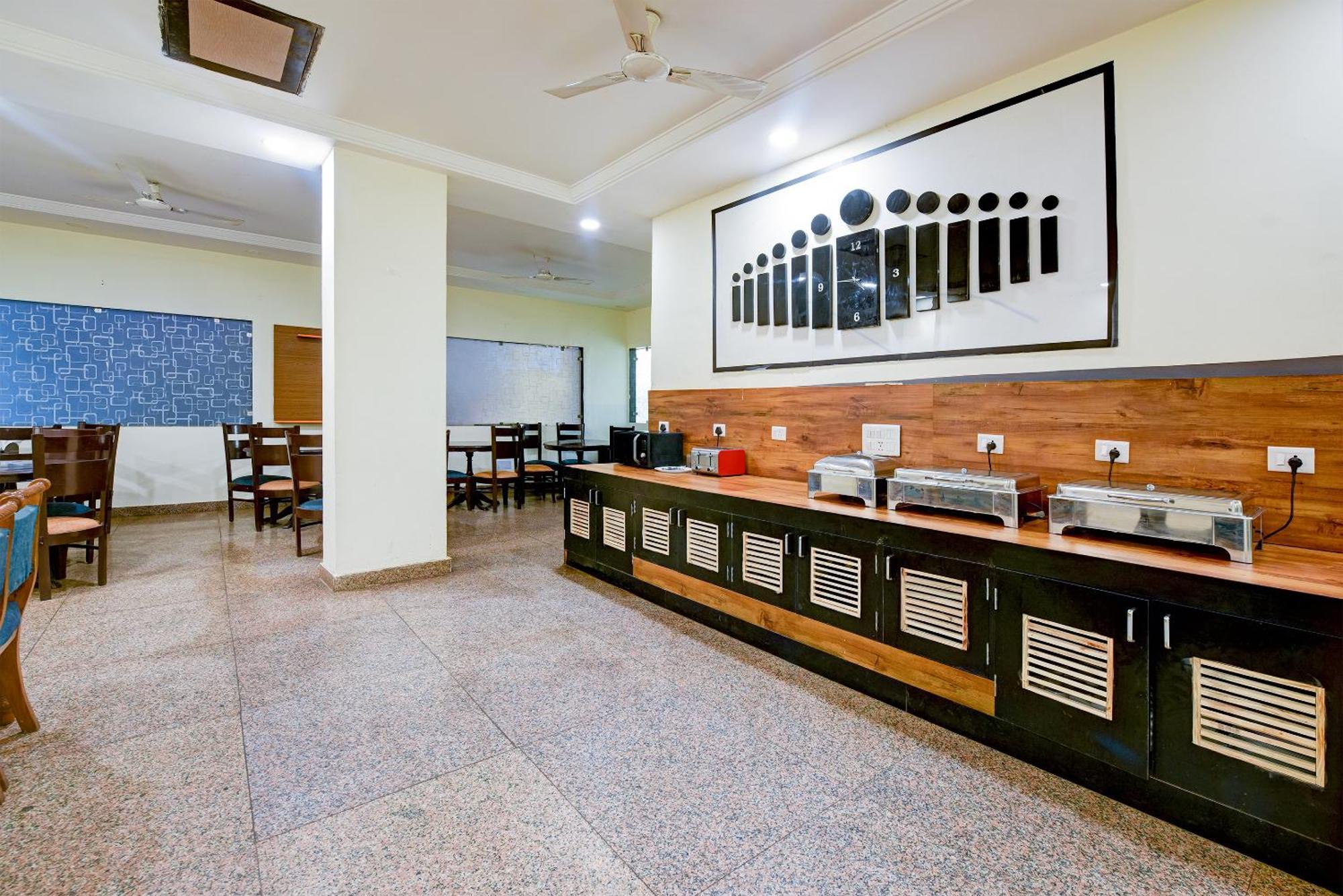 Majestic Park B & B At Airport New Delhi Exterior photo